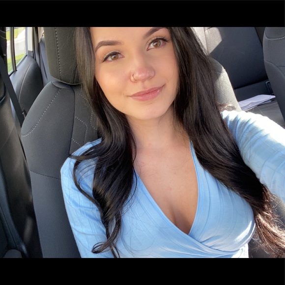 Meet your Posher, Mikayla - Picture 1 of 1